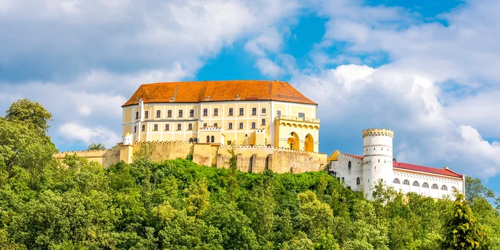 Romantický pobyt v historickém apartmánu na zámku Letovice vč. prohlídky a lahve sektu