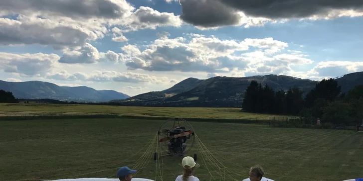 BožíLet na paraglidingové motorové tříkolce: 5, 15 nebo 30 minut letu