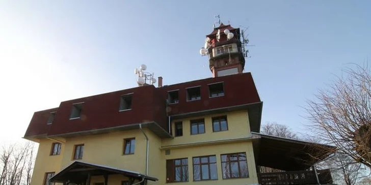 1729 Kč za tři dny pro DVA. Český ráj i Krkonoše, ubytování v penzionu s rozhlednou, snídaně, sauna, bazén, bohaté tříchodové menu s vínem.
