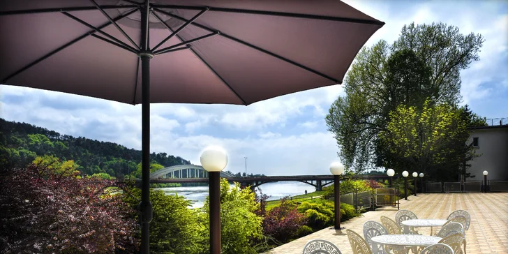 Relaxace v Piešťanech: polopenze, neomezený vstup do bazénu i wellness