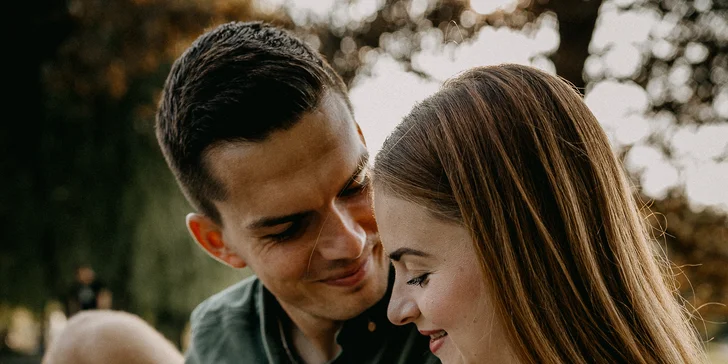 Fotografování v exteriéru: rodinné, párové i těhotenské, 15 až 25 fotografií