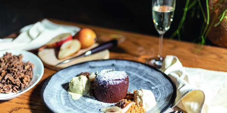 5chodové sezónní menu a lahev prosecca v italské restauraci pro 2 osoby