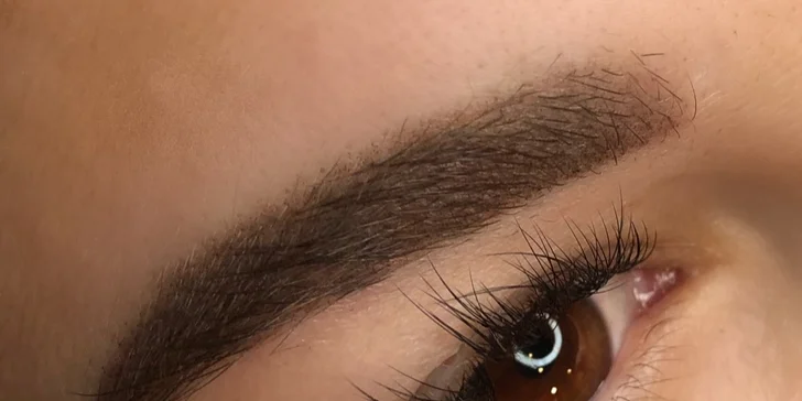 Udělejte něco jen pro sebe: permanentní make-up obočí a rtů