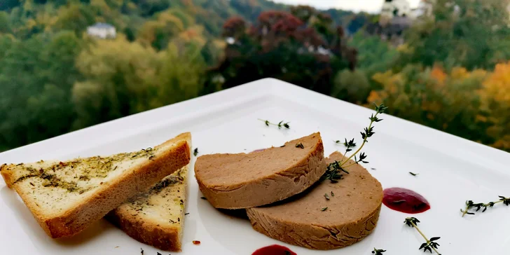 Rajská pohoda na Náchodsku: wellness, snídaně a romantická večeře
