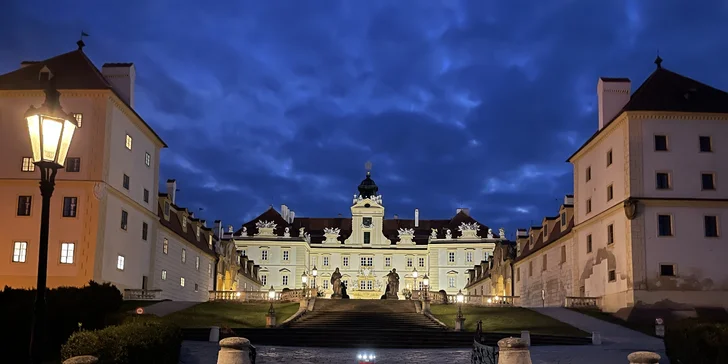 Skvělý relax v Lednici: hotel u zámku, snídaně, víno i vířivka