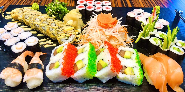26–52 ks vynikajícího sushi: rolky s lososem, krevetami i vegetariánské