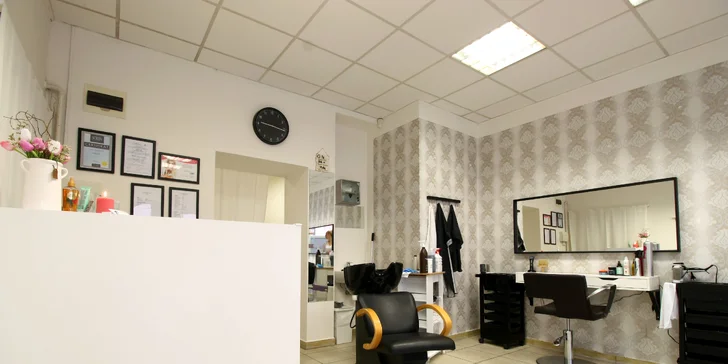 Melír včetně střihu, přelivu a stylingu pro všechny délky vlasů