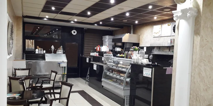 Křupavá pizza o průměru 32 či 50 cm: šunková, žampionová i tuňáková