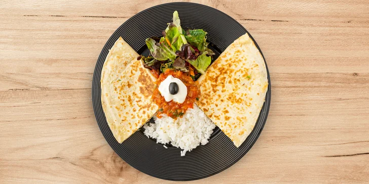 Burger či quessadilla pro jednoho nebo dva masožravce i vegetariány