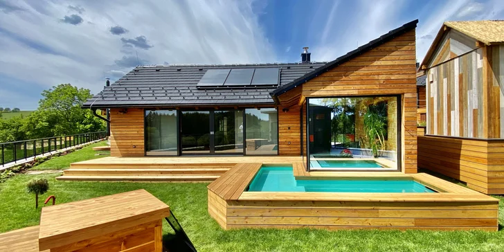 3 hodiny v luxusním wellness apartmánu pro 2–4 osoby: sauna, vířivka, jezírko a naprosté soukromí