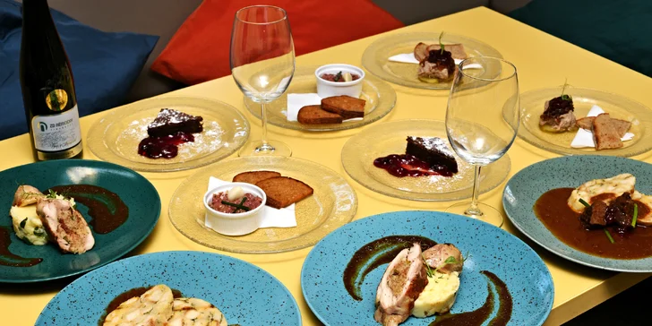 5chodové degustační menu u náplavky: tatarák, kachní rillettes a hovězí ragú i lahev vína