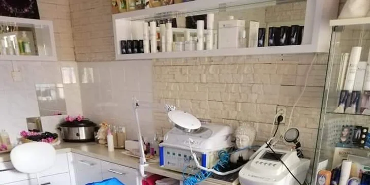 Pro ženy: balíček plný péče vč. manikúry, lymfodrenáže a masáže hlavy a obličeje