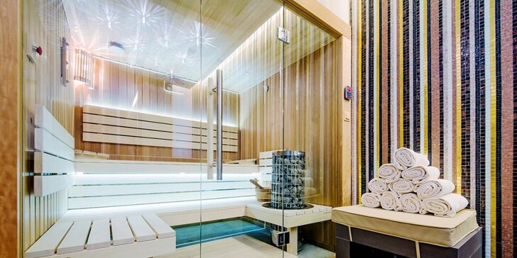 Pobytu v luxusním hotelu v centru Budapešti: snídaně a neomezeně sauna a vířivka