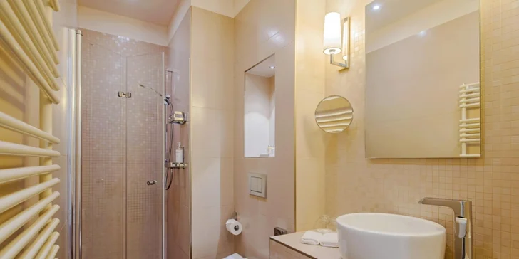 Pobytu v luxusním hotelu v centru Budapešti: snídaně a neomezeně sauna a vířivka