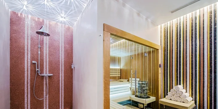 Pobytu v luxusním hotelu v centru Budapešti: snídaně a neomezeně sauna a vířivka
