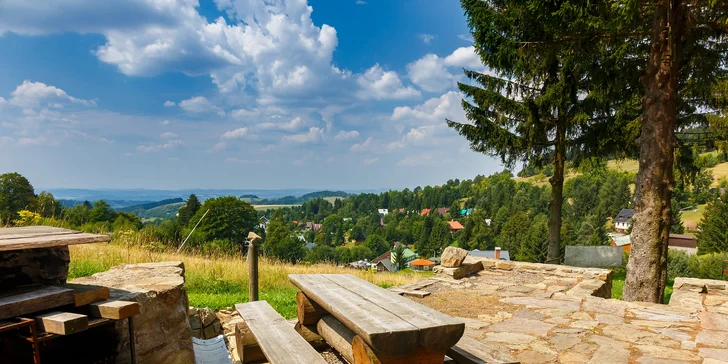 Pronájem vybavených apartmánů přímo uprostřed sjezdovky v Orlických horách