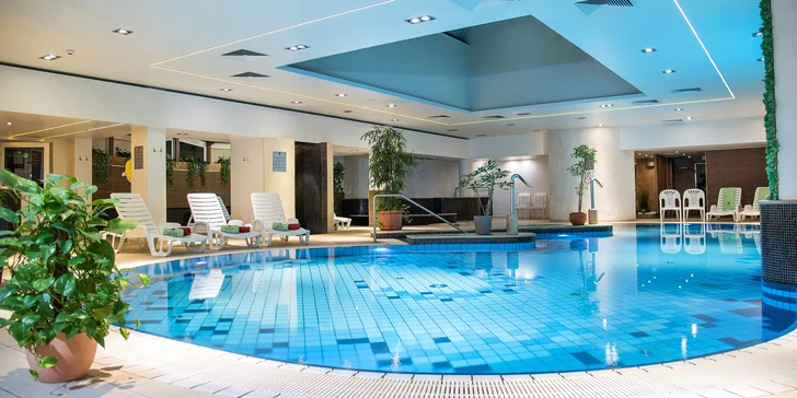 Pobyt v maďarském Hévízu kousek od břehu Balatonu: polopenze a neomezený wellness, 2 děti zdarma