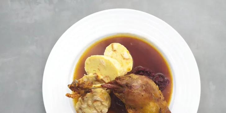 Svatomartinské menu pro dva: kachní stehno se zelím a knedlíky, husí kaldoun i jatýrka, tlačené koláče