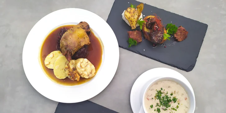 Svatomartinské menu pro dva: kachní stehno se zelím a knedlíky, husí kaldoun i jatýrka, tlačené koláče