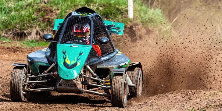 S větrem o závod: 5–10 kol jako pilot v závodní buggy na profesionální trati
