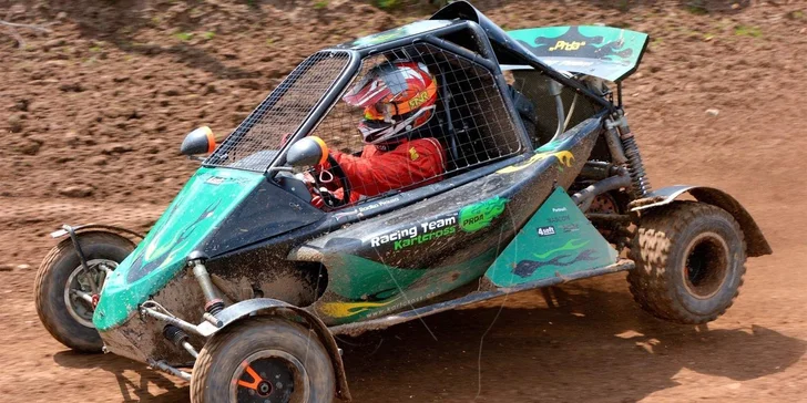 S větrem o závod: 5–10 kol jako pilot v závodní buggy na profesionální trati