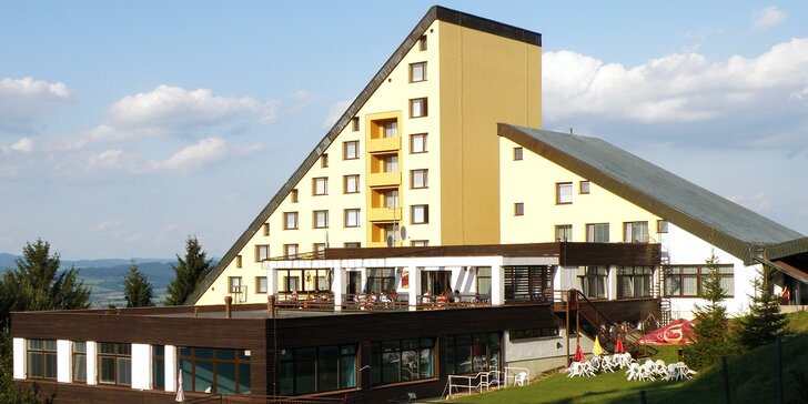 Pobyt v Bílých Karpatech s polopenzí: hotel s bazénem, na výběr i relax ve vířivce nebo vyjížďka na koni