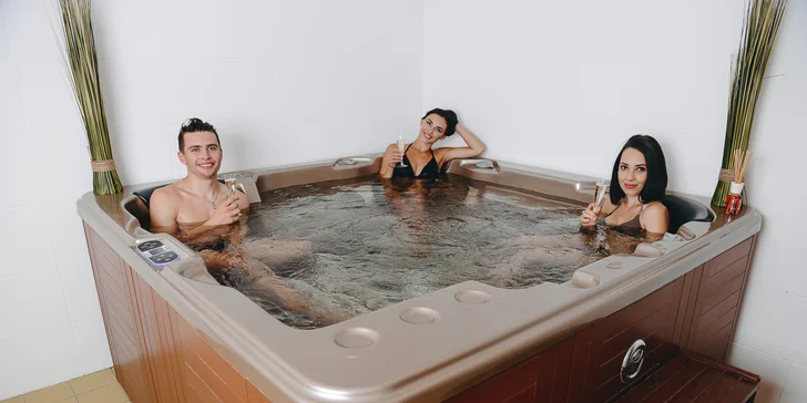 Báječný relax pro 1 i 2 osoby: vířivka či sauna, hydrojet a oxygenoterapie