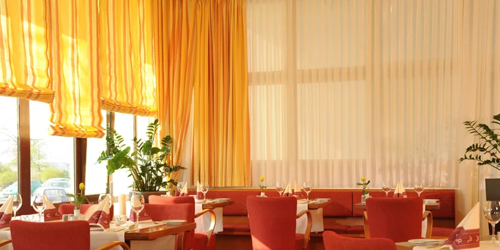 V páru či s rodinou za krásami Berlína: 3* Hotel Amber Econtel se snídaní a 200 m od stanice metra