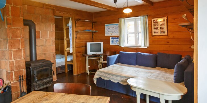 Horská chata přímo na sjezdovce v Orlických horách: ubytování pro 2–5 osob, platnost vč. léta