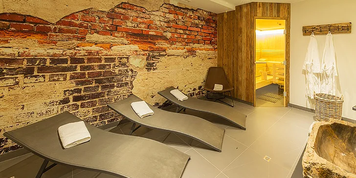 4* dovolená v rakouském Zell am See: hotel v centru města, střešní terasa, sauna a snídaně