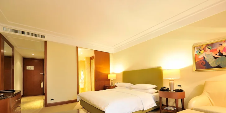 5* hotel ve Varšavě: neomezený vstup do wellness, balíčky se snídaní i polopenzí