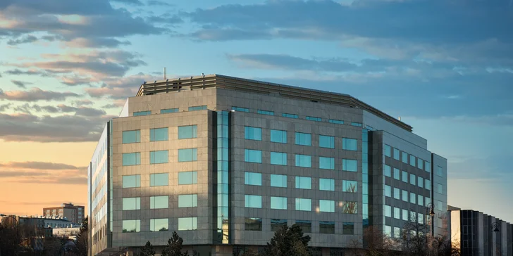 5* hotel ve Varšavě: neomezený vstup do wellness, balíčky se snídaní i polopenzí