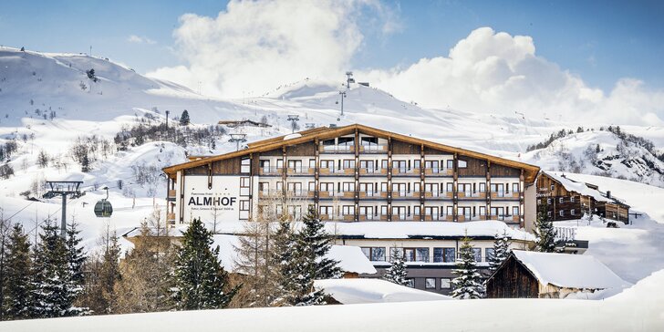 Aktivní dovolená v Alpách: hotel na sjezdovce, snídaně, neomezený wellness