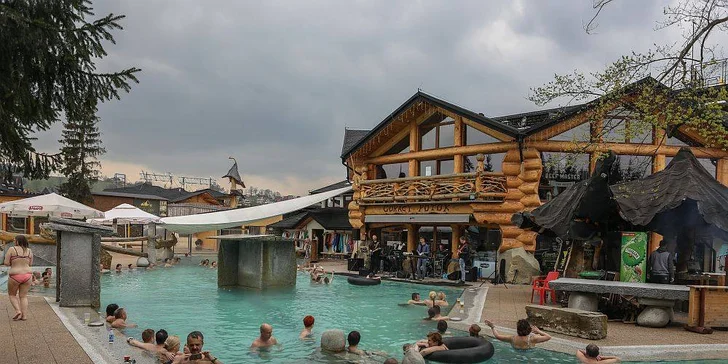 Moderní horský hotel u Zakopaného: snídaně a vstupy do termálů