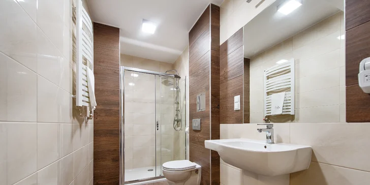 Moderní horský hotel u Zakopaného: snídaně a vstupy do termálů