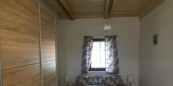 Relax na jesenickém ranči Orel: snídaně, privátní wellness i práce u koní, krmení a jízda v sedle
