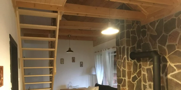 Relax na jesenickém ranči Orel: snídaně, privátní wellness i práce u koní, krmení a jízda v sedle