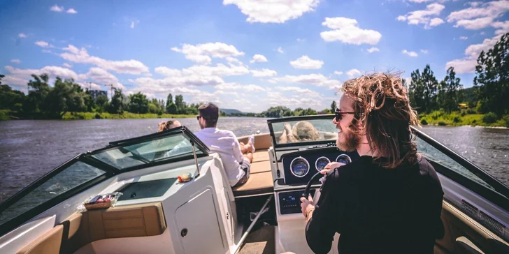Kapitánský kurz na motorovou loď nebo plachetnici či 2hod. kondiční plavba