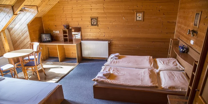 Krušné hory: pobyt u Božího Daru pro dva nebo rodinu s polopenzí a výlety