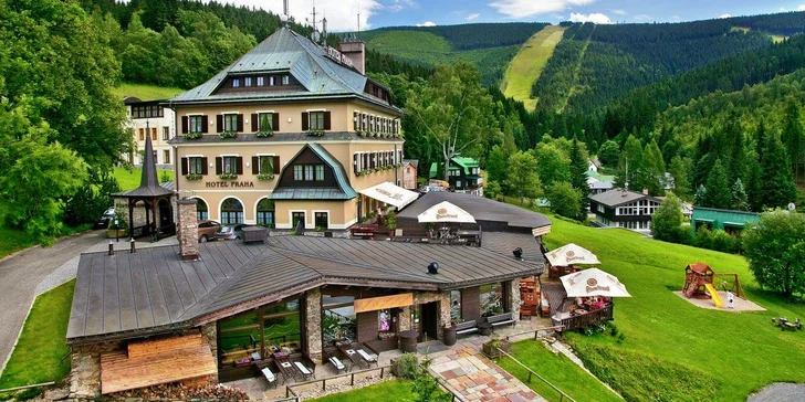 Božský pobyt v Krkonoších: polopenze a neomezený relax ve wellness pro dva
