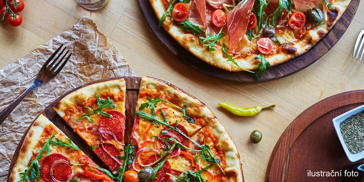 Vyberte si podle chuti: 1 nebo 2 pizzy o průměru 40 cm z nabídky 13 druhů