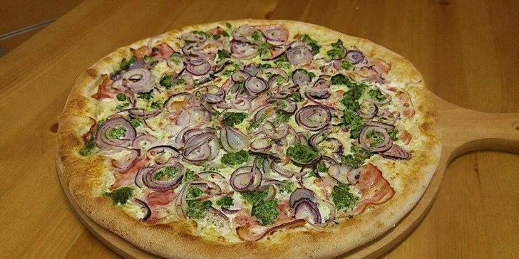 Vyberte si podle chuti: 1 nebo 2× pizza o průměru 40 cm z nabídky 13 druhů