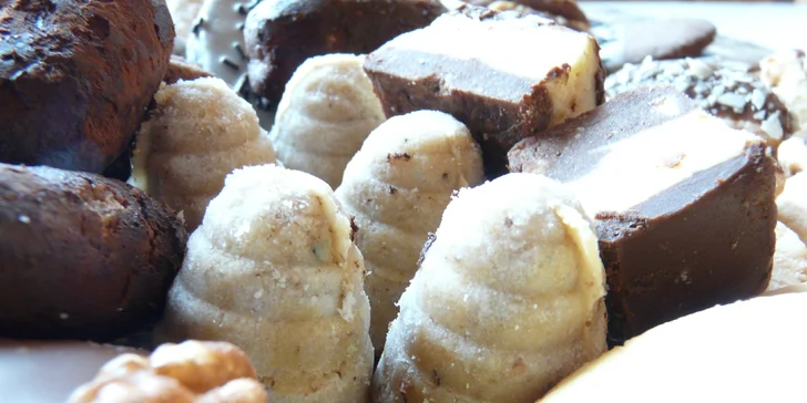 Bezlepkové cukroví ze Zvíkova napečené podle receptů našich babiček