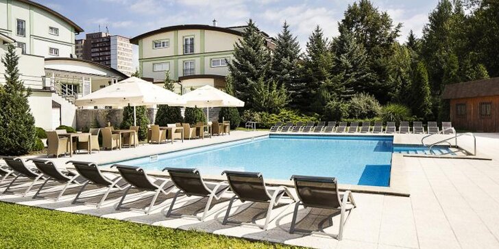 Pobyt v Plzni v páru i s rodinou: 4* hotel se snídaní a vyhřívaným venkovním bazénem