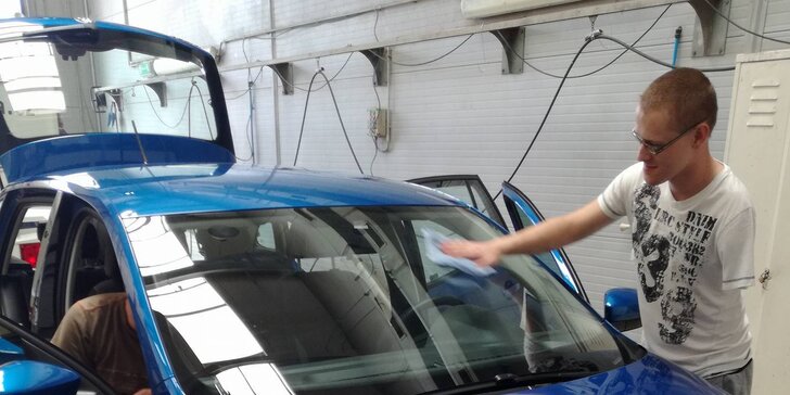 Ruční mytí vozu, čištění interiéru i možnost přepravy auta od vás a zpět