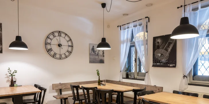Tři vymazlené chody pro dva: roastbeef, kachní prso s pyré i zmrzlina