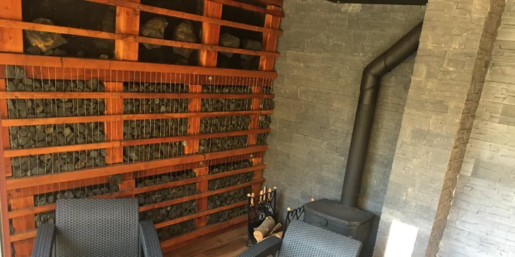 Relax na jesenickém ranči Orel: snídaně, privátní wellness i práce u koní, krmení a jízda v sedle