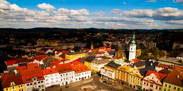 Krásná dovolená v historických Klatovech: snídaně nebo polopenze a neomezený vstup do wellness