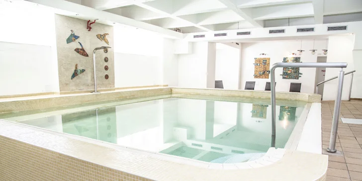 České menu pro 2 osoby: ovárek, panenská svíčková, domácí lívance a možný i wellness