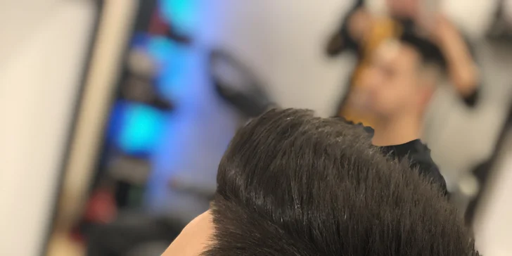 Precizní pánský střih a úprava vousů od profesionálních stylistů